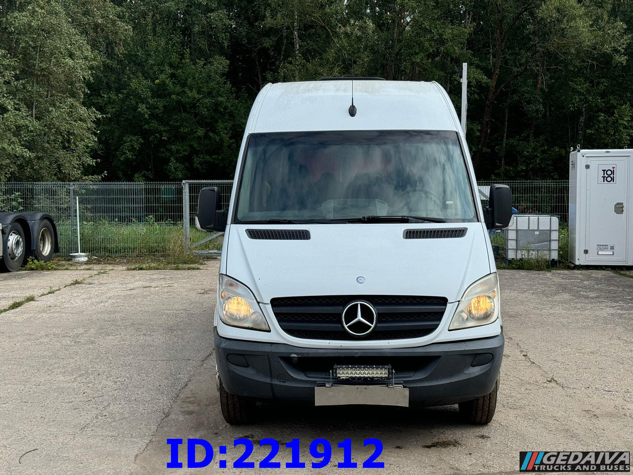 MERCEDES-BENZ Sprinter 518 VIP 17-Place - Reisebus: das Bild 2 MERCEDES-BENZ Sprinter 518 VIP 17-Place - Reisebus: das Bild 2