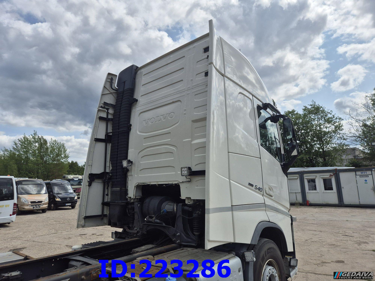 VOLVO FH13 540HP 6x2 (10 tyre) Euro6 - Fahrgestell LKW: das Bild 5 VOLVO FH13 540HP 6x2 (10 tyre) Euro6 - Fahrgestell LKW: das Bild 5