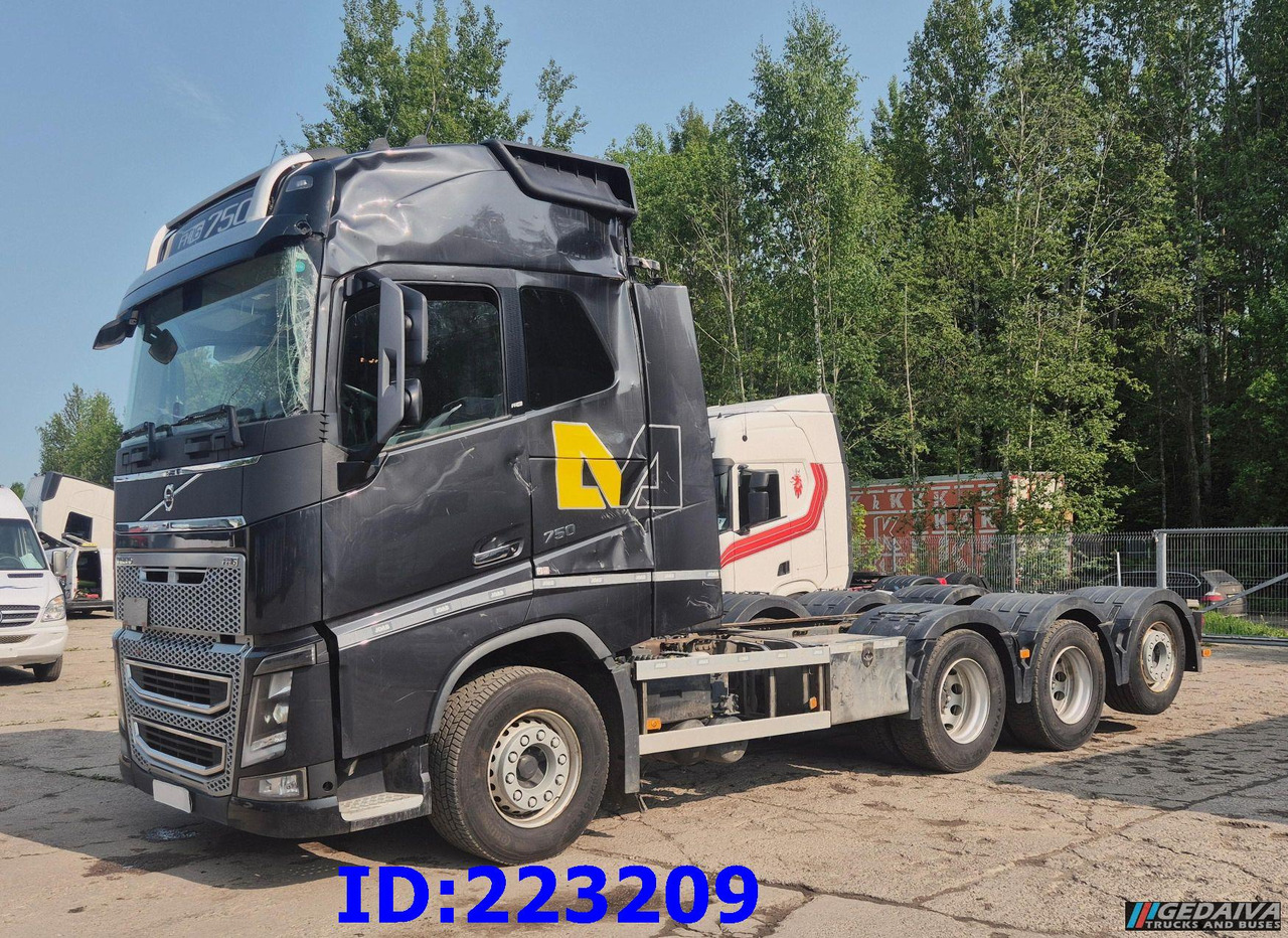 VOLVO FH16 750HP 8x4 Steering axle - Fahrgestell LKW: das Bild 4 VOLVO FH16 750HP 8x4 Steering axle - Fahrgestell LKW: das Bild 4