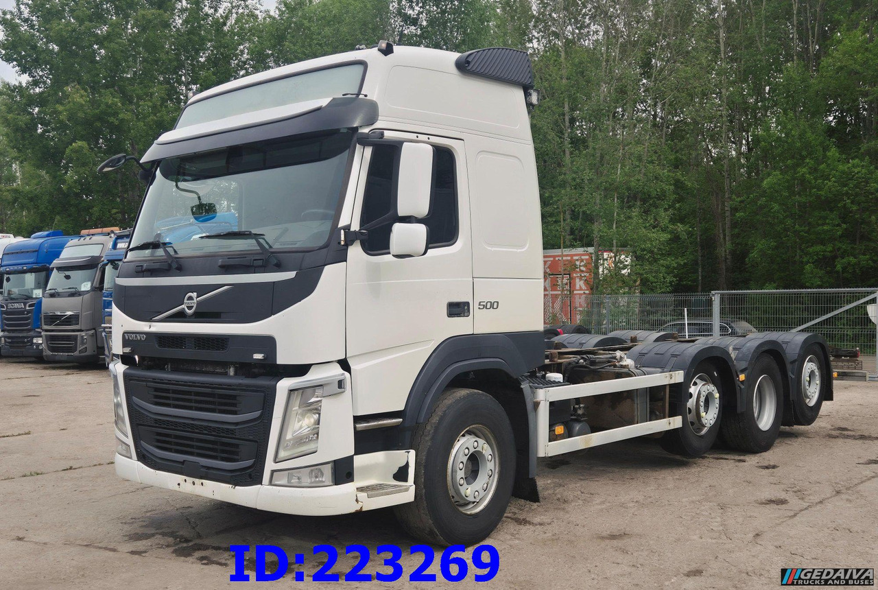 VOLVO FM13 500HP 8x2 (2 steering axels) - Fahrgestell LKW: das Bild 1 VOLVO FM13 500HP 8x2 (2 steering axels) - Fahrgestell LKW: das Bild 1