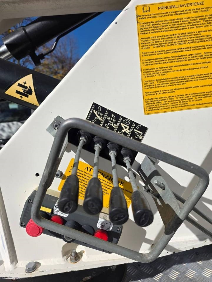 GSR E219PX E4 - LKW mit Arbeitsbühne: das Bild 4 GSR E219PX E4 - LKW mit Arbeitsbühne: das Bild 4