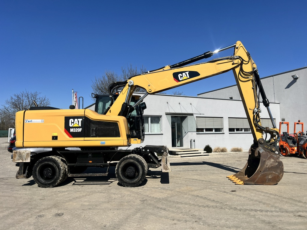 Caterpillar M 320 F (111527) - Mobilbagger: das Bild 4 Caterpillar M 320 F (111527) - Mobilbagger: das Bild 4