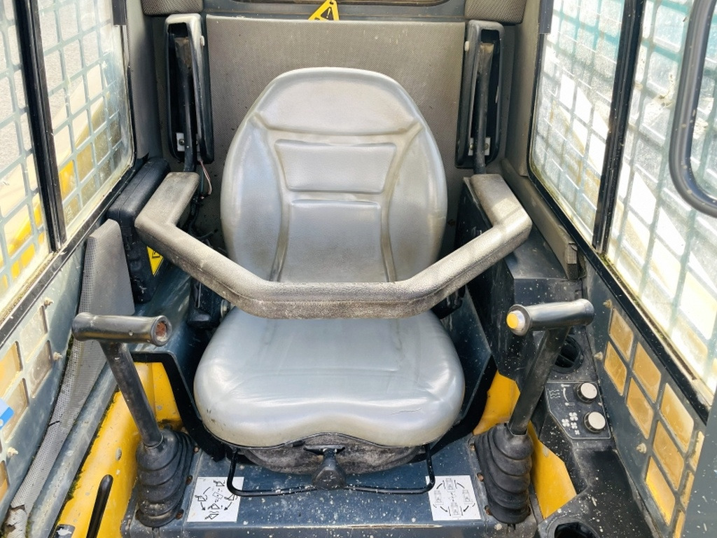 Gehl SL4240 (4090) - Kompaktlader: das Bild 5 Gehl SL4240 (4090) - Kompaktlader: das Bild 5