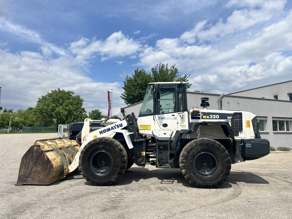 Komatsu WA 320-6 (111584) - Radlader: das Bild 1 Komatsu WA 320-6 (111584) - Radlader: das Bild 1