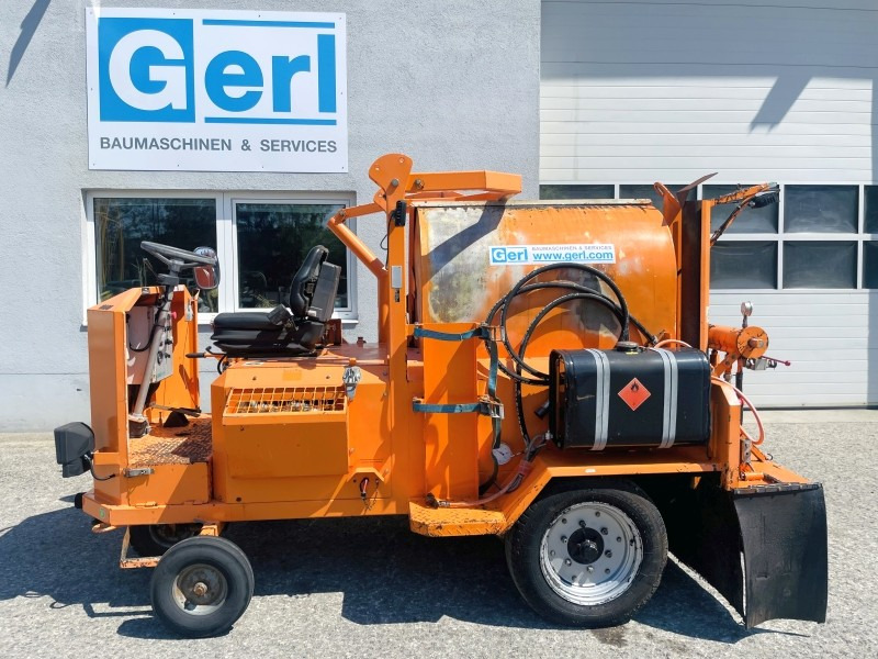 Steyr STI VSM-3R (3833) - Bitumenspritzmaschine: das Bild 2 Steyr STI VSM-3R (3833) - Bitumenspritzmaschine: das Bild 2