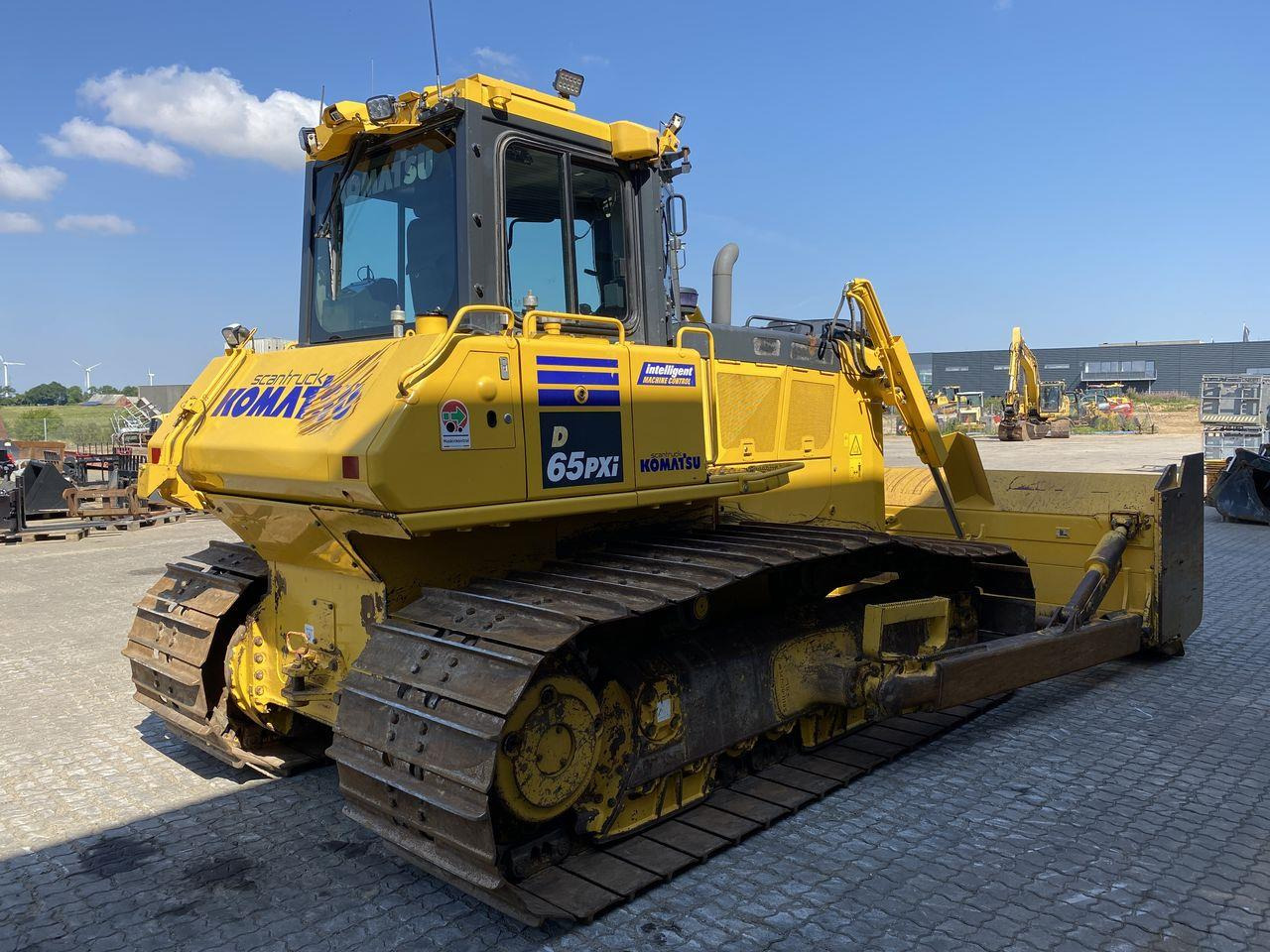 Komatsu D65PXI-18EO - Bulldozer: das Bild 4 Komatsu D65PXI-18EO - Bulldozer: das Bild 4