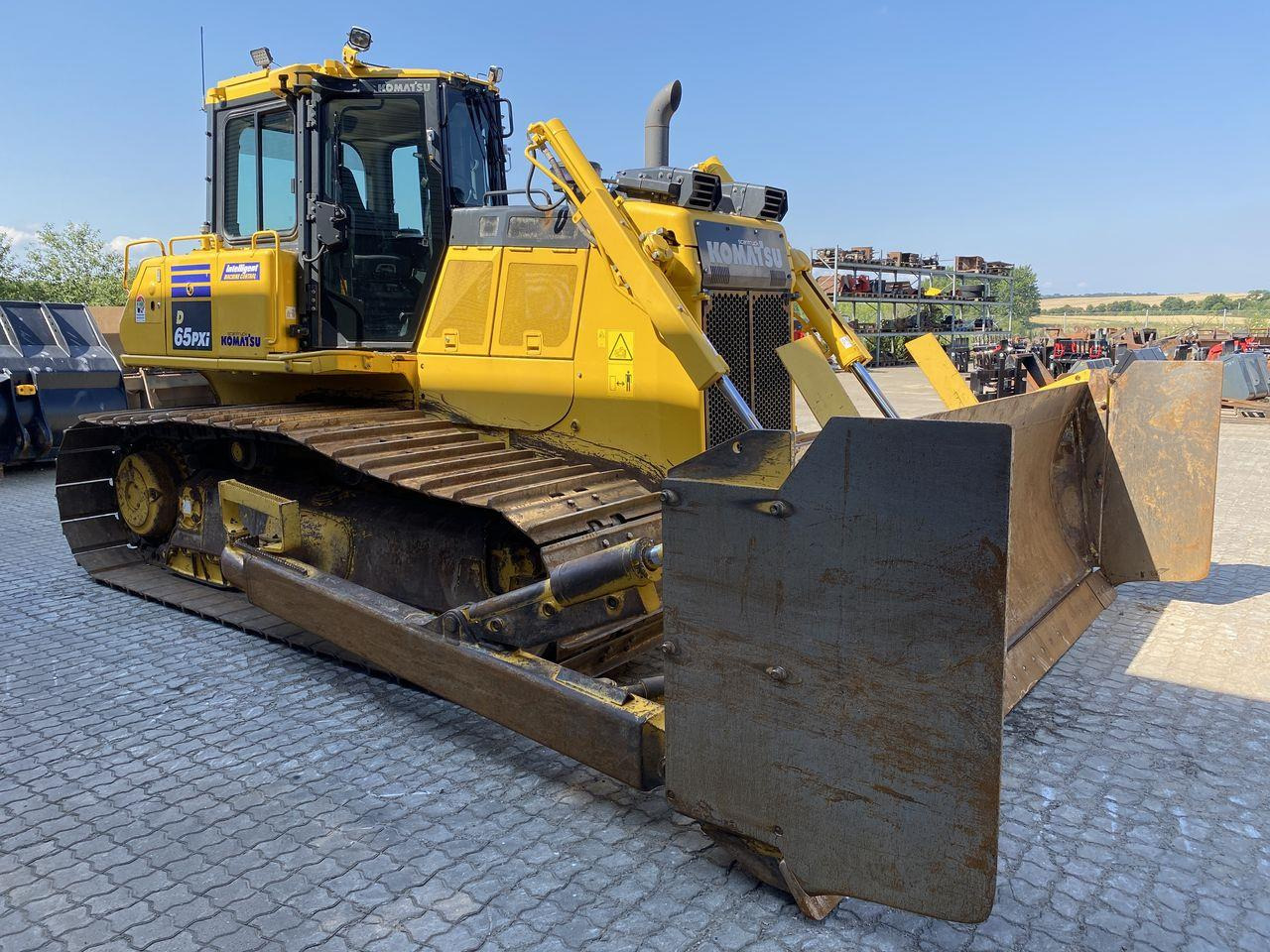 Komatsu D65PXI-18EO - Bulldozer: das Bild 5 Komatsu D65PXI-18EO - Bulldozer: das Bild 5