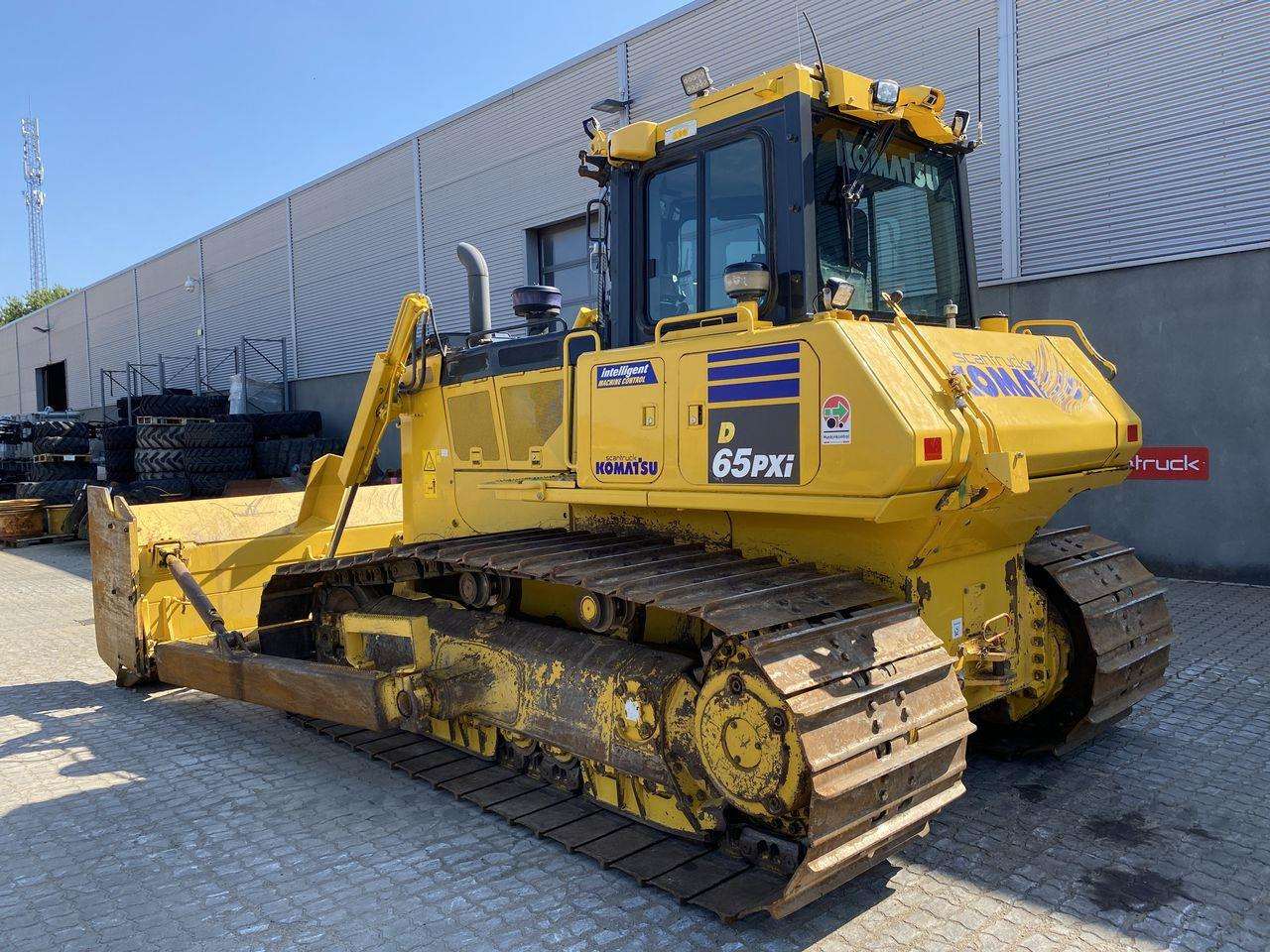 Komatsu D65PXI-18EO - Bulldozer: das Bild 2 Komatsu D65PXI-18EO - Bulldozer: das Bild 2