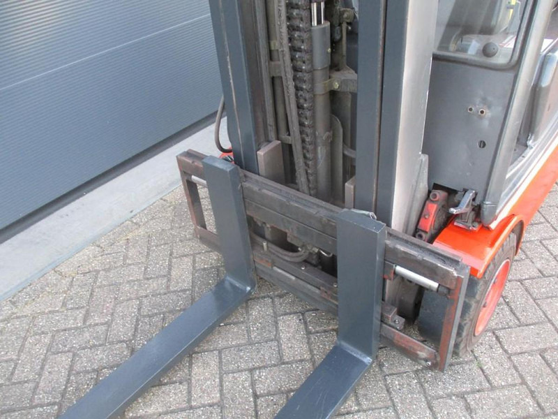 Linde E 16C - Elektrostapler: das Bild 3 Linde E 16C - Elektrostapler: das Bild 3