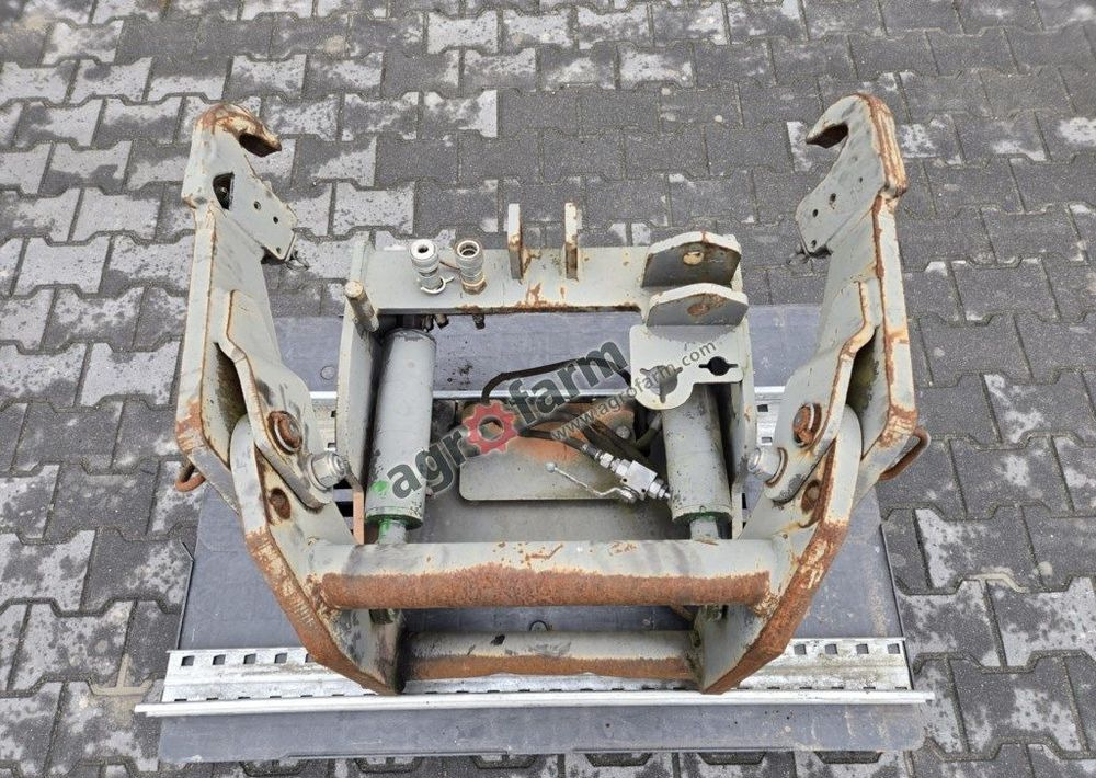 TUZ, przedni podnośnik, Claas Arion 620 Laforge - Anbauteil: das Bild 4 TUZ, przedni podnośnik, Claas Arion 620 Laforge - Anbauteil: das Bild 4