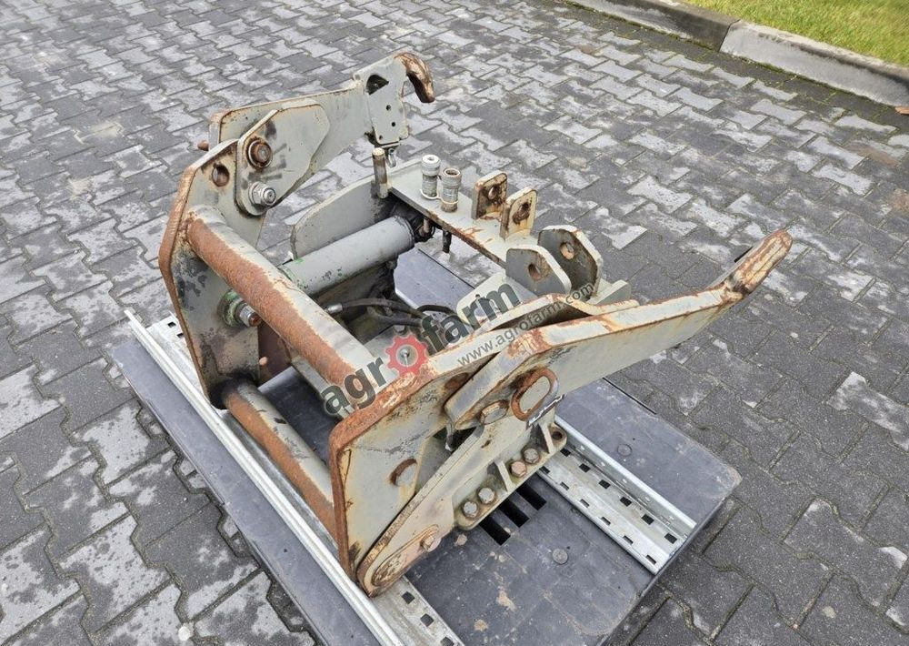 TUZ, przedni podnośnik, Claas Arion 620 Laforge - Anbauteil: das Bild 1 TUZ, przedni podnośnik, Claas Arion 620 Laforge - Anbauteil: das Bild 1