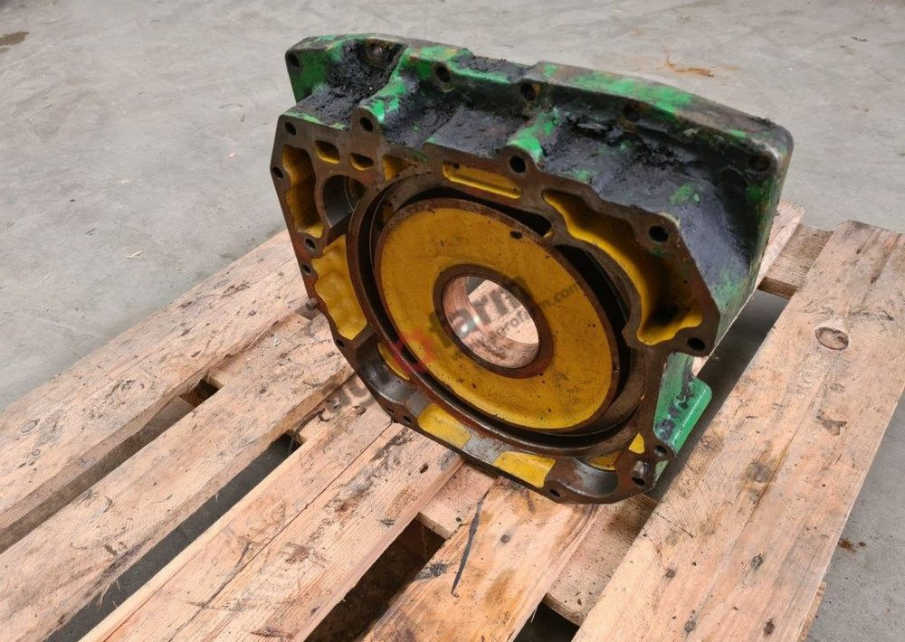 OBUDOWA SKRZYNI R124437 JOHN DEERE 7600 7700 7800 - Getriebe: das Bild 2 OBUDOWA SKRZYNI R124437 JOHN DEERE 7600 7700 7800 - Getriebe: das Bild 2