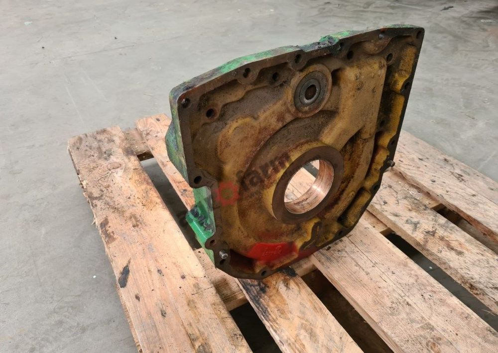 OBUDOWA SKRZYNI R124437 JOHN DEERE 7600 7700 7800 - Getriebe: das Bild 1 OBUDOWA SKRZYNI R124437 JOHN DEERE 7600 7700 7800 - Getriebe: das Bild 1