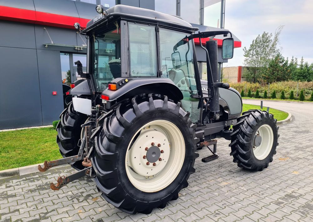 Valtra A93 - Traktor: das Bild 4 Valtra A93 - Traktor: das Bild 4