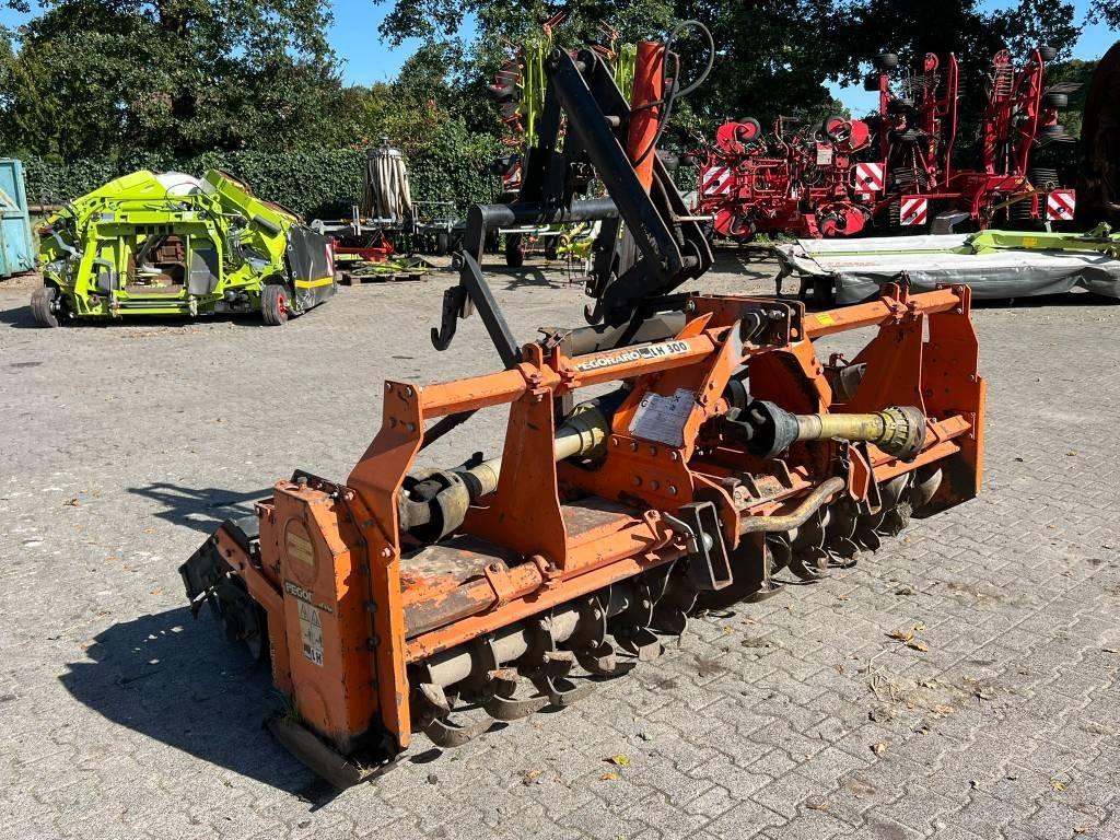 Pegoraro LH 300 frees - Technik für Bodenbearbeitung: das Bild 2 Pegoraro LH 300 frees - Technik für Bodenbearbeitung: das Bild 2