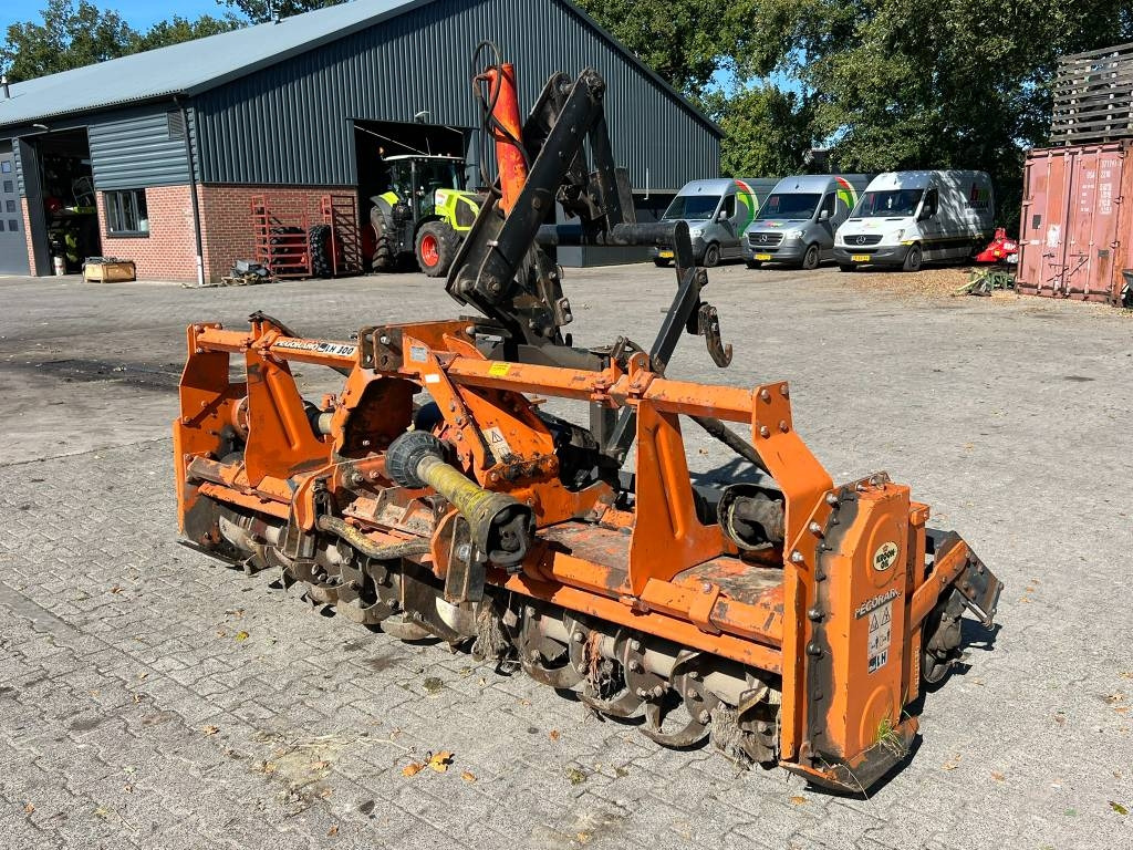Pegoraro LH 300 frees - Technik für Bodenbearbeitung: das Bild 1 Pegoraro LH 300 frees - Technik für Bodenbearbeitung: das Bild 1