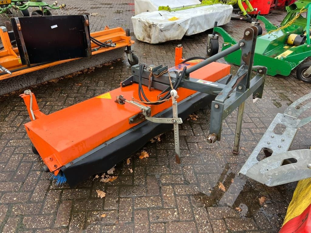 Tuchel EKM 230 HD veegmachine - Kehrbesen: das Bild 4 Tuchel EKM 230 HD veegmachine - Kehrbesen: das Bild 4