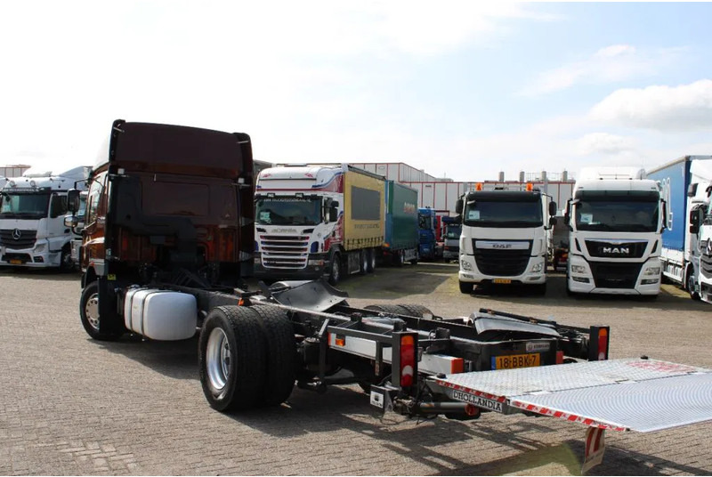 DAF CF 65 220 + lift + euro 5 - Fahrgestell LKW: das Bild 5 DAF CF 65 220 + lift + euro 5 - Fahrgestell LKW: das Bild 5
