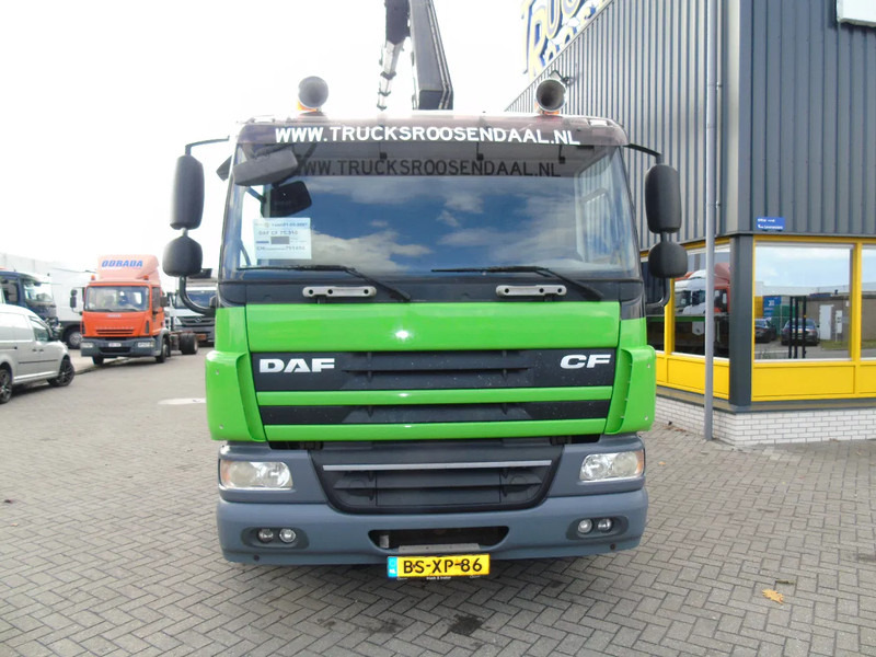 DAF CF 75.310 + HIAB 200 C5 + MANUAL + REMOTE + 6X2 STEERING - Autokran: das Bild 5 DAF CF 75.310 + HIAB 200 C5 + MANUAL + REMOTE + 6X2 STEERING - Autokran: das Bild 5