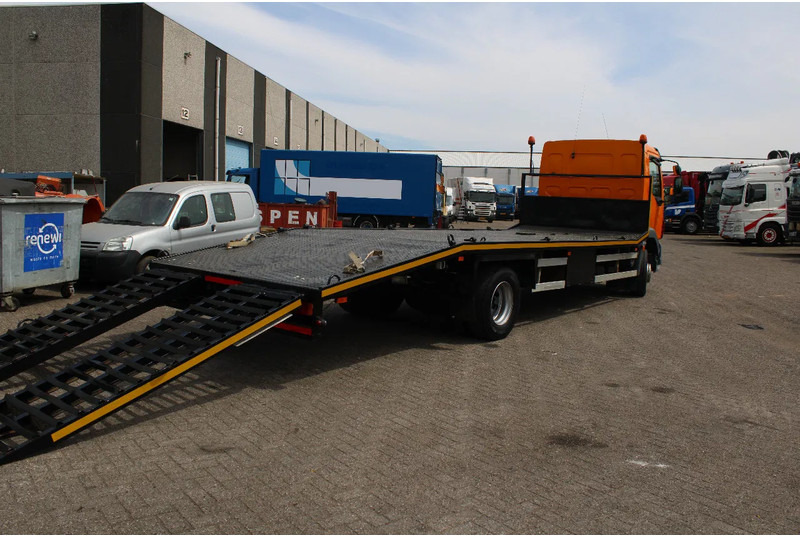 DAF LF 55.220 + HYDROLIC RAMPS + MANUAL - Autotransporter LKW: das Bild 3 DAF LF 55.220 + HYDROLIC RAMPS + MANUAL - Autotransporter LKW: das Bild 3