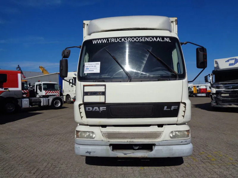 DAF LF55.180 + MANUAL + LIFT - Plane LKW: das Bild 2 DAF LF55.180 + MANUAL + LIFT - Plane LKW: das Bild 2