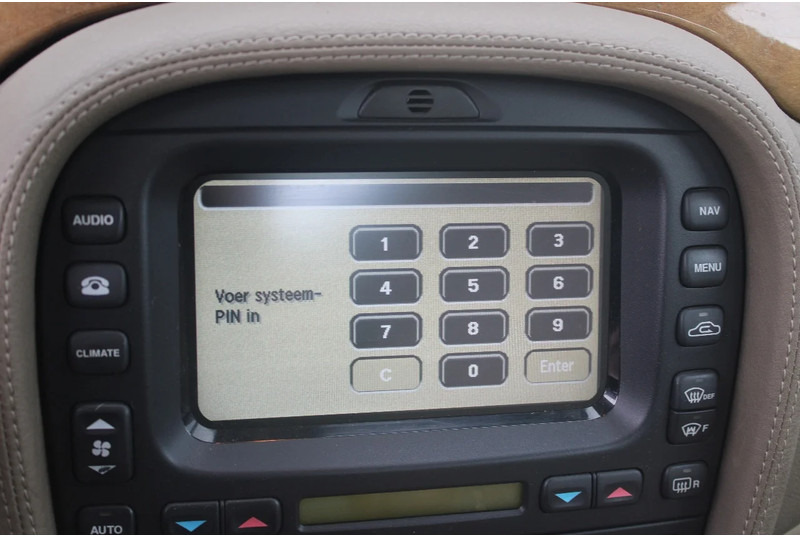 Limousine Jaguar S-TYPE 3.0 V6 EXECUTIVE +EURO 3: das Bild 17