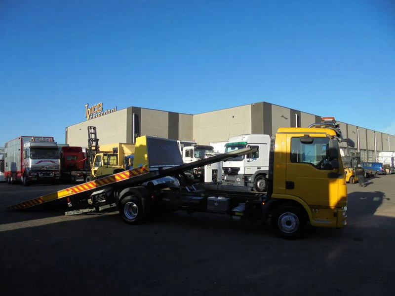 MAN TGL 12.220 + manual + full option+ BRIL + WINCH + Discounted from 42.950,- - Autotransporter LKW: das Bild 3 MAN TGL 12.220 + manual + full option+ BRIL + WINCH + Discounted from 42.950,- - Autotransporter LKW: das Bild 3