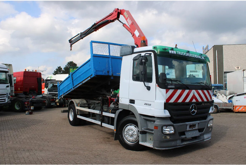 Mercedes-Benz Actros 2032 + HMF 1460 + Tipper + Steel Steel - Kipper: das Bild 2 Mercedes-Benz Actros 2032 + HMF 1460 + Tipper + Steel Steel - Kipper: das Bild 2