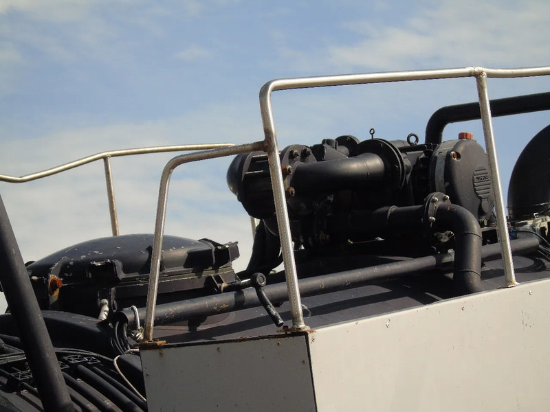 Saug-/ Spülfahrzeug Mercedes-Benz Atego 1923 + 8.800 liter INOX + complete pump/tipper/functional + EURO 2: das Bild 11 Saug-/ Spülfahrzeug Mercedes-Benz Atego 1923 + 8.800 liter INOX + complete pump/tipper/functional + EURO 2: das Bild 11