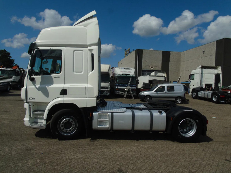 DAF CF 440 + EURO 6 - Sattelzugmaschine: das Bild 2 DAF CF 440 + EURO 6 - Sattelzugmaschine: das Bild 2