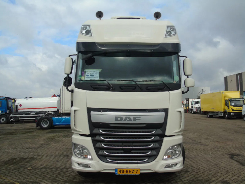 DAF XF 460 + EURO 6 + SSC - Sattelzugmaschine: das Bild 4 DAF XF 460 + EURO 6 + SSC - Sattelzugmaschine: das Bild 4