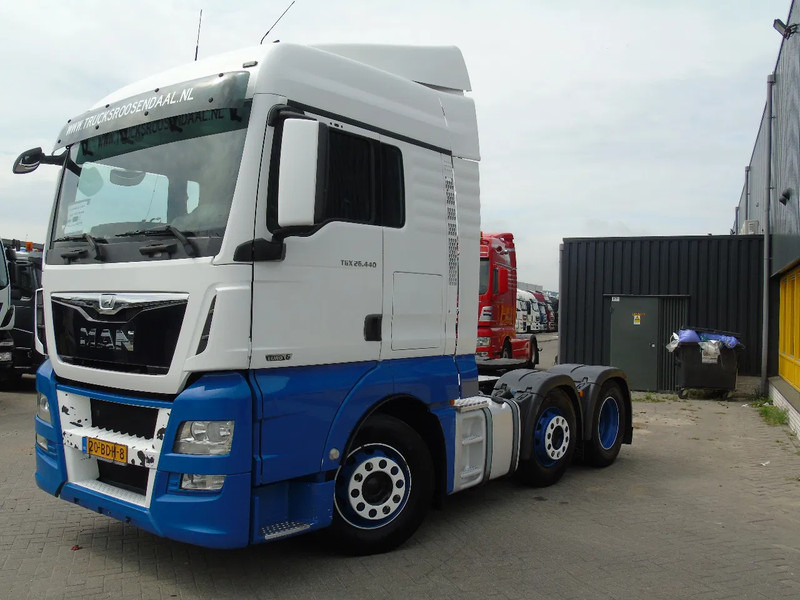 MAN TGX 18.440 + EURO 6 + 6X2 - Sattelzugmaschine: das Bild 3 MAN TGX 18.440 + EURO 6 + 6X2 - Sattelzugmaschine: das Bild 3