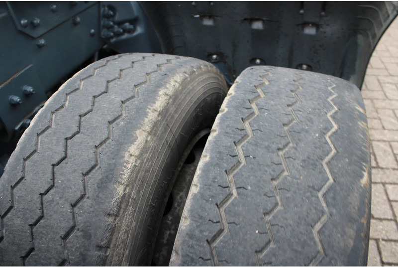 Sattelzugmaschine Scania R560 V8 + manual + ADR + 6x2: das Bild 15 Sattelzugmaschine Scania R560 V8 + manual + ADR + 6x2: das Bild 15