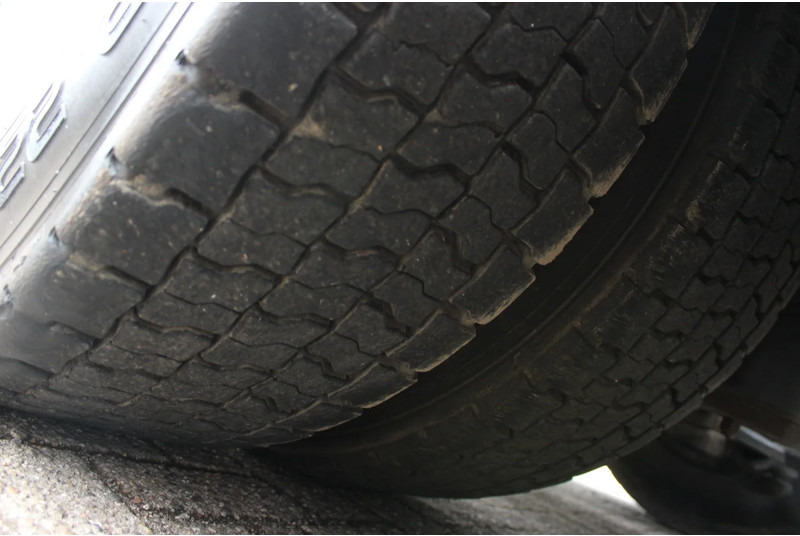 Sattelzugmaschine Scania R560 V8 + manual + ADR + 6x2: das Bild 12 Sattelzugmaschine Scania R560 V8 + manual + ADR + 6x2: das Bild 12