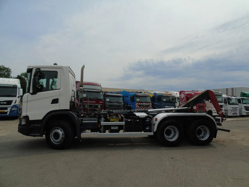 Scania G450 + 6X4 + RETARDER + EURO 6 - Abrollkipper: das Bild 3 Scania G450 + 6X4 + RETARDER + EURO 6 - Abrollkipper: das Bild 3