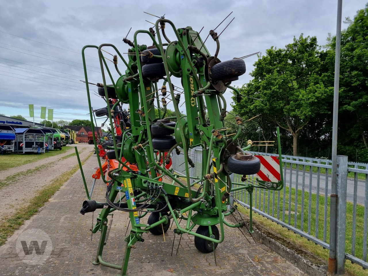 Krone KW 11.22/10 - Heuwender/ Wenderechen: das Bild 1 Krone KW 11.22/10 - Heuwender/ Wenderechen: das Bild 1