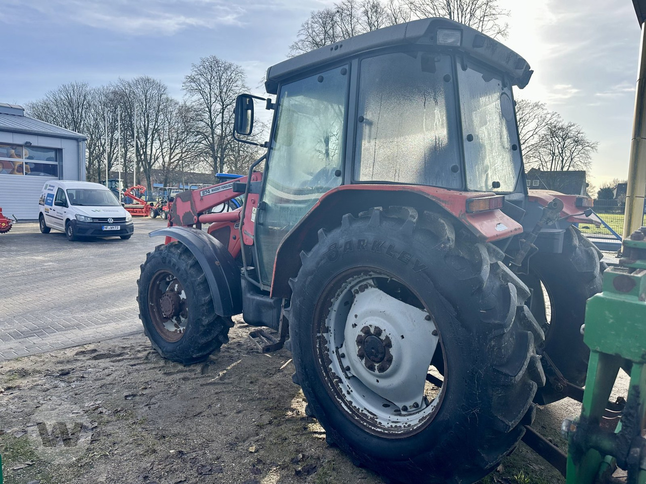 Massey Ferguson 4235 - Traktor: das Bild 4 Massey Ferguson 4235 - Traktor: das Bild 4