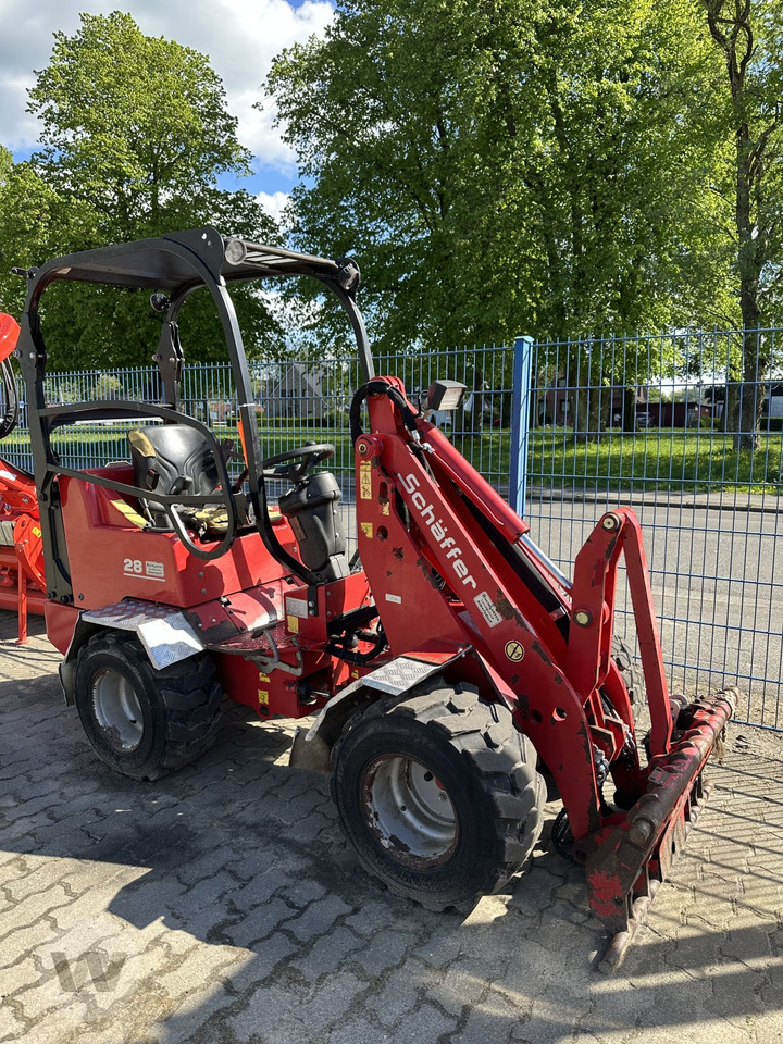 Schäffer 2028 - Hoflader: das Bild 1 Schäffer 2028 - Hoflader: das Bild 1