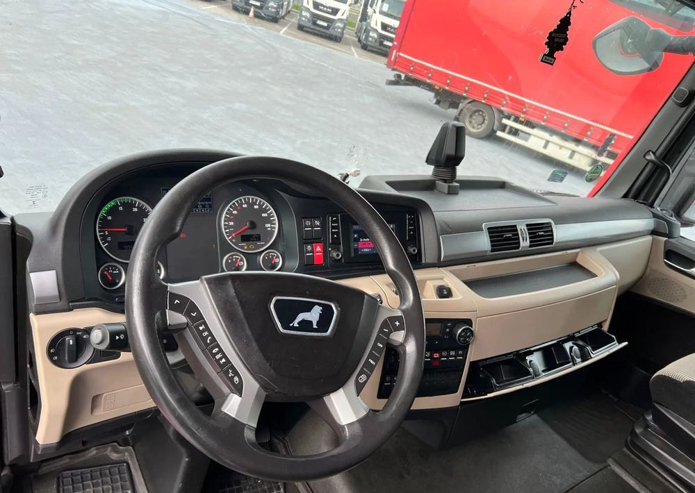 MAN TGX 18.420 XLX LOW DECK - Sattelzugmaschine: das Bild 5 MAN TGX 18.420 XLX LOW DECK - Sattelzugmaschine: das Bild 5