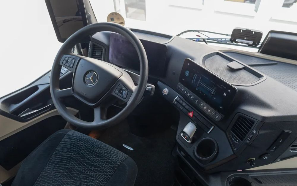 Mercedes-Benz Actros 1845 - Sattelzugmaschine: das Bild 5 Mercedes-Benz Actros 1845 - Sattelzugmaschine: das Bild 5