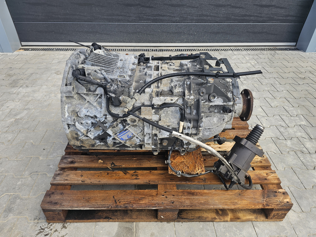 DAF XF 105 GEARBOX / 12AS2330 TD / COMPLETE / WORLDWIDE DELIVERY - Getriebe: das Bild 1 DAF XF 105 GEARBOX / 12AS2330 TD / COMPLETE / WORLDWIDE DELIVERY - Getriebe: das Bild 1