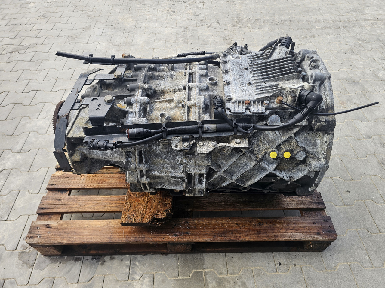 DAF XF 105 GEARBOX / 12AS2330 TD / COMPLETE / WORLDWIDE DELIVERY - Getriebe: das Bild 2 DAF XF 105 GEARBOX / 12AS2330 TD / COMPLETE / WORLDWIDE DELIVERY - Getriebe: das Bild 2