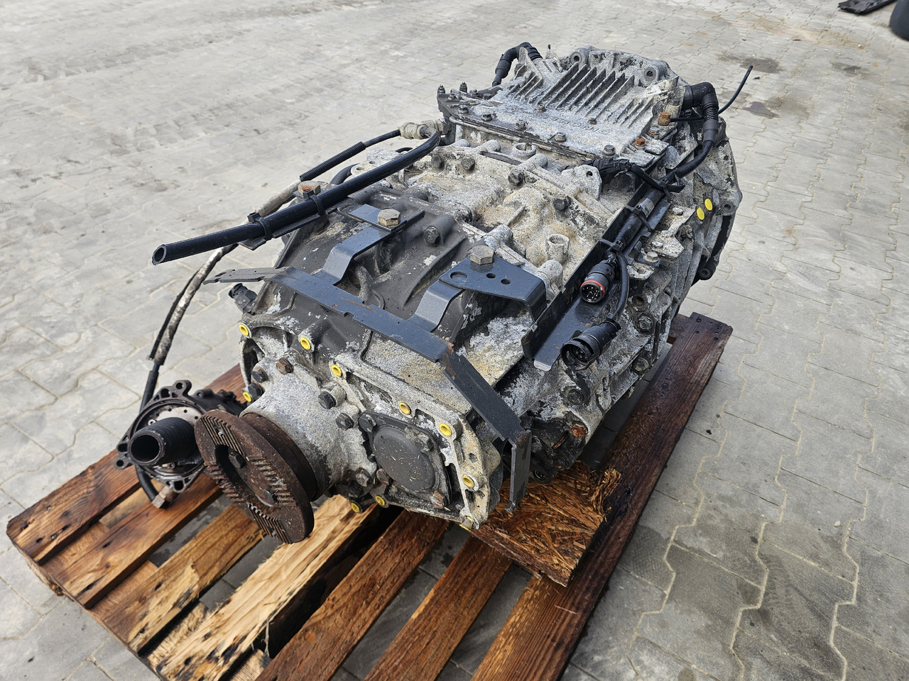 DAF XF 105 GEARBOX / 12AS2330 TD / COMPLETE / WORLDWIDE DELIVERY - Getriebe: das Bild 4 DAF XF 105 GEARBOX / 12AS2330 TD / COMPLETE / WORLDWIDE DELIVERY - Getriebe: das Bild 4