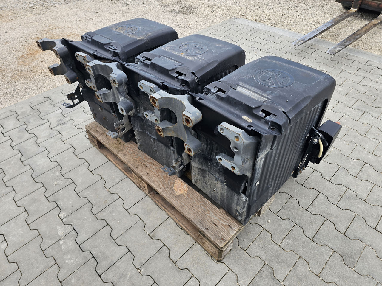 DAF XF106 EURO 6 / VERTICAL BATTERY BOX - Batterie: das Bild 3 DAF XF106 EURO 6 / VERTICAL BATTERY BOX - Batterie: das Bild 3