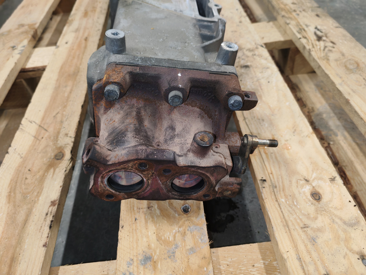 MAN TGS TGX EURO 6 / D2676 / EG RECILCULATION / 51081007304 - AGR-Kühler: das Bild 3 MAN TGS TGX EURO 6 / D2676 / EG RECILCULATION / 51081007304 - AGR-Kühler: das Bild 3