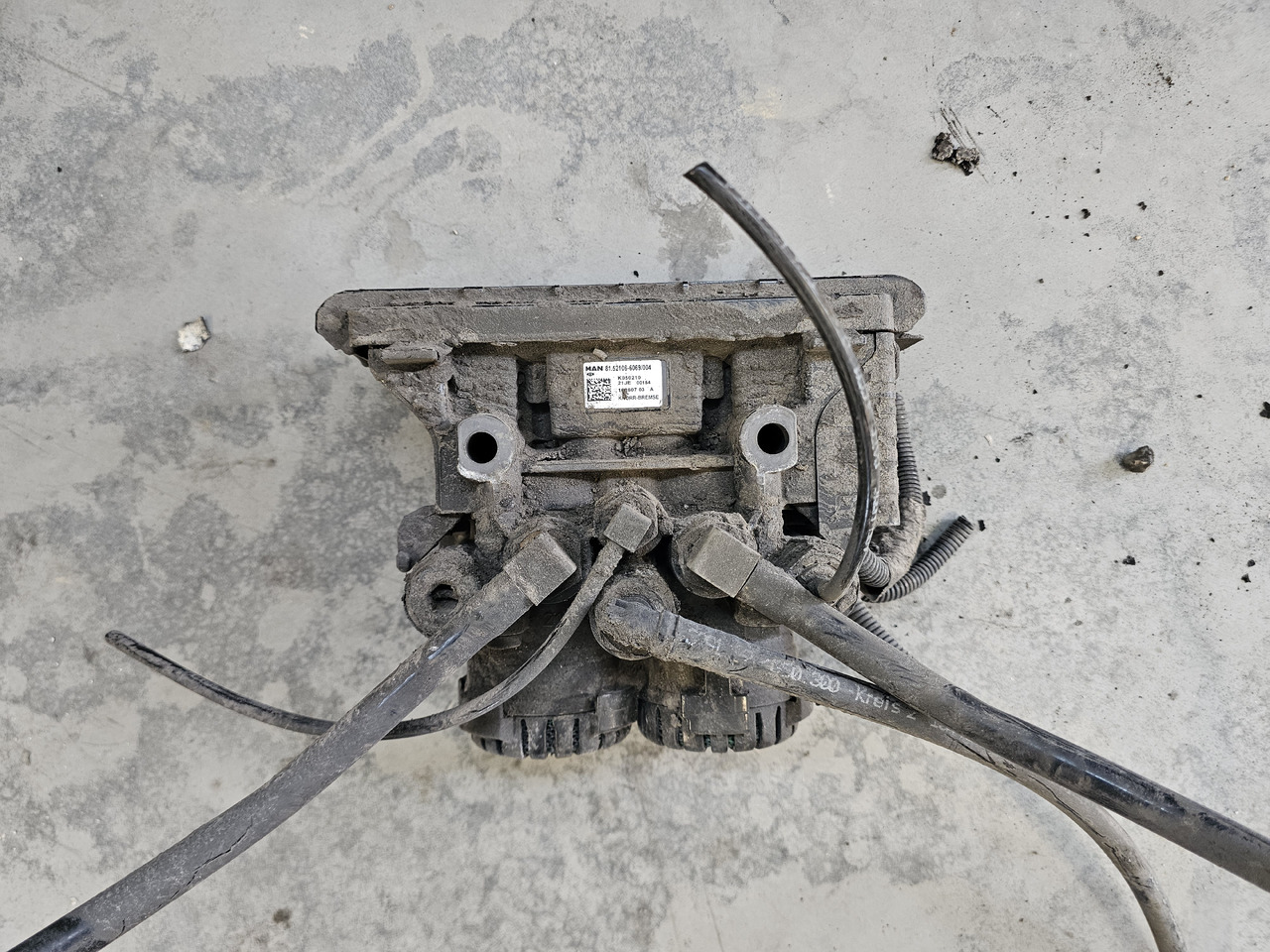 MAN TGS TGX / REAR EBS VALVE / 81521066069 - Bremsventil: das Bild 2 MAN TGS TGX / REAR EBS VALVE / 81521066069 - Bremsventil: das Bild 2