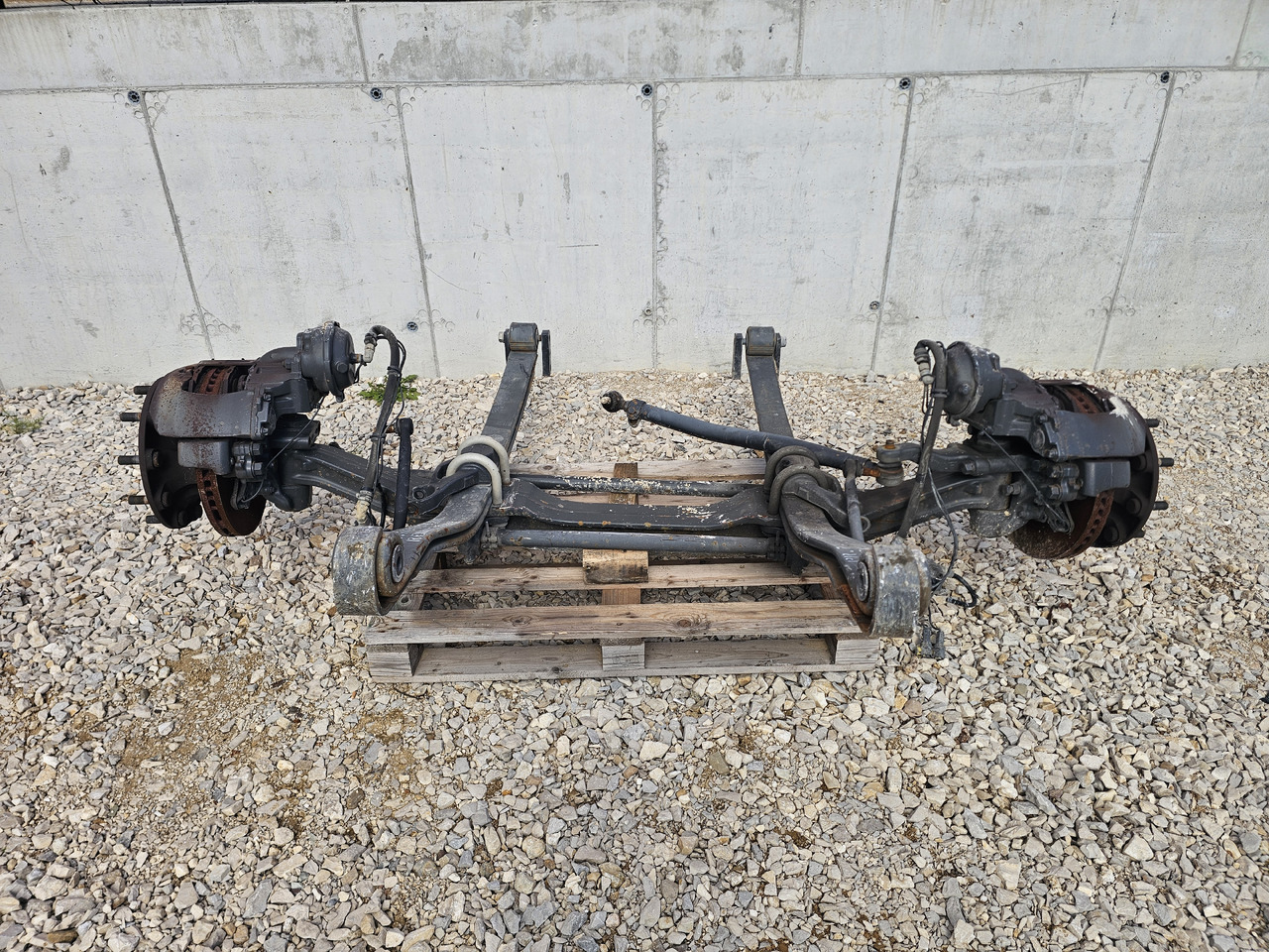 RENAULT RANGE T EURO 6 / COMPLETE FRONT AXLE - Vorderachse: das Bild 2 RENAULT RANGE T EURO 6 / COMPLETE FRONT AXLE - Vorderachse: das Bild 2