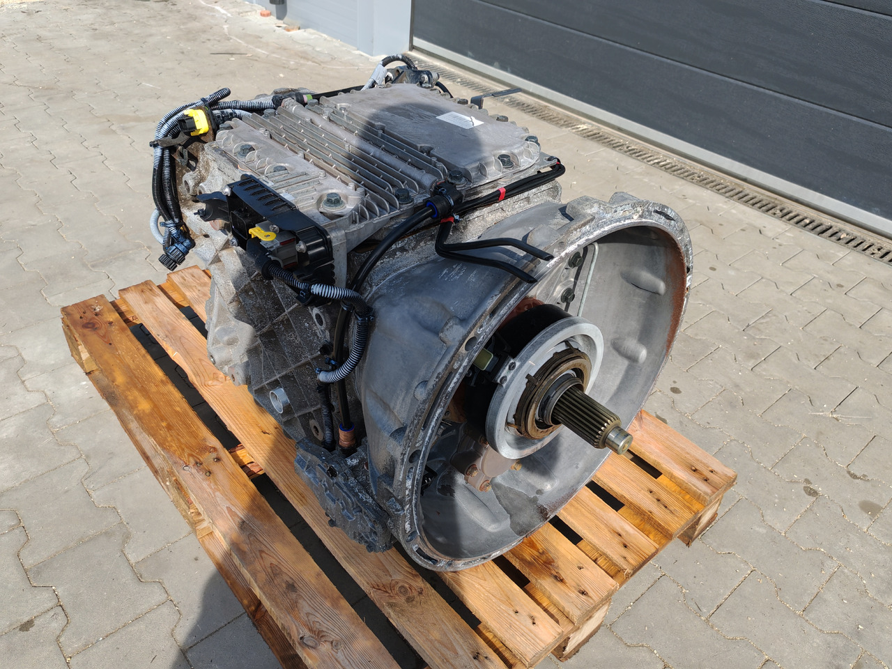 RENAULT VOLVO / AT2412E I-SHIFT / COMPLETE GEARBOX - Getriebe: das Bild 2 RENAULT VOLVO / AT2412E I-SHIFT / COMPLETE GEARBOX - Getriebe: das Bild 2