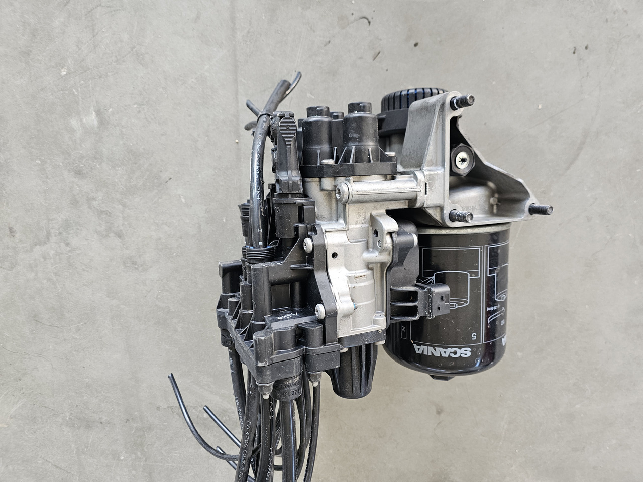 SCANIA APS AIR DRYIER VALVE / 2608040 / WORLDWIDE DELIVERY - Bremsventil: das Bild 4 SCANIA APS AIR DRYIER VALVE / 2608040 / WORLDWIDE DELIVERY - Bremsventil: das Bild 4