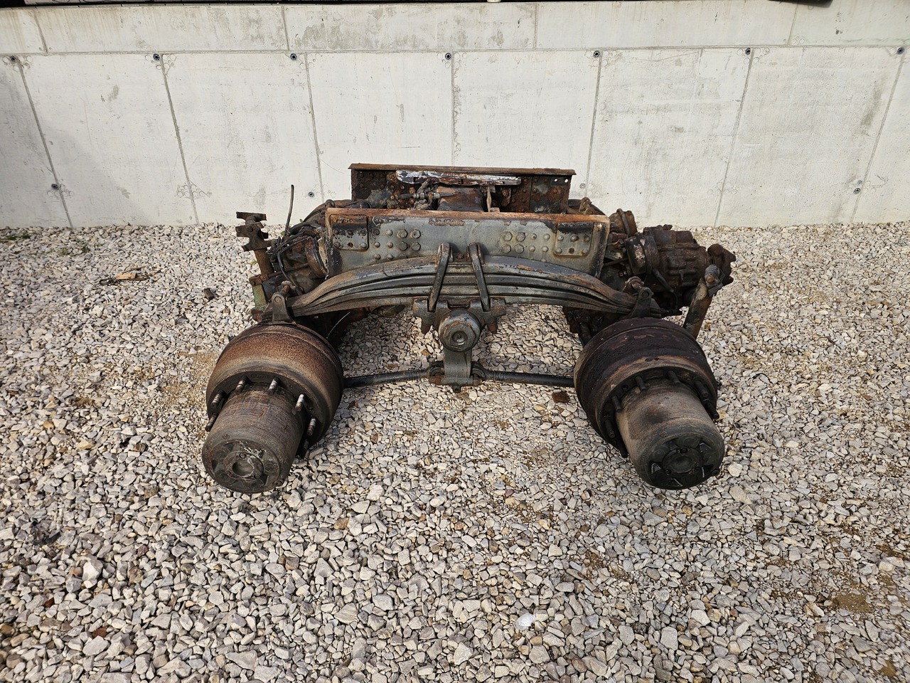 SCANIA COMPLETE REAR AXLES SET / RBP735 / RATIO= 3,93 / 6x4 6x6 8x4 8x6 - Hinterachse: das Bild 3 SCANIA COMPLETE REAR AXLES SET / RBP735 / RATIO= 3,93 / 6x4 6x6 8x4 8x6 - Hinterachse: das Bild 3